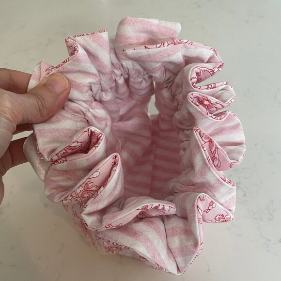 Hearth and Home Hand Crafted Reversible Fabric Tea Cozy Pink & White Sz OS NWOT - Picture 3 of 7